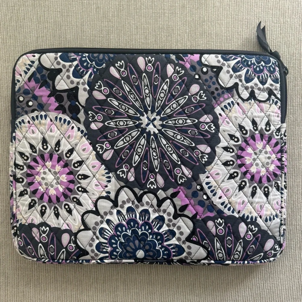 Vera Bradley Mimosa Medallion Laptop Sleeve - Picture 3 of 5